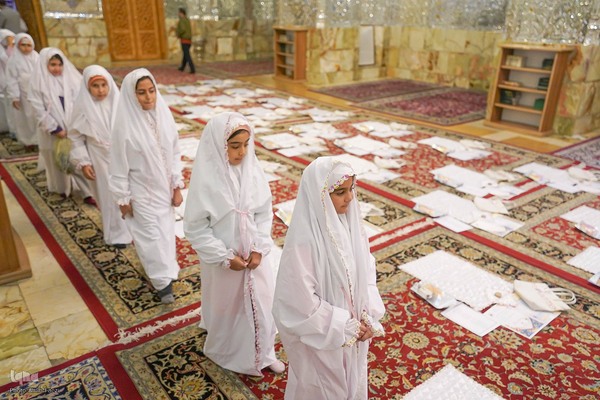 جشن تکلیف دختران در حرم شاهچراغ(ع)‎