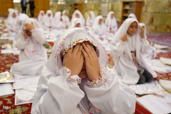 جشن تکلیف دختران در حرم شاهچراغ(ع)‎