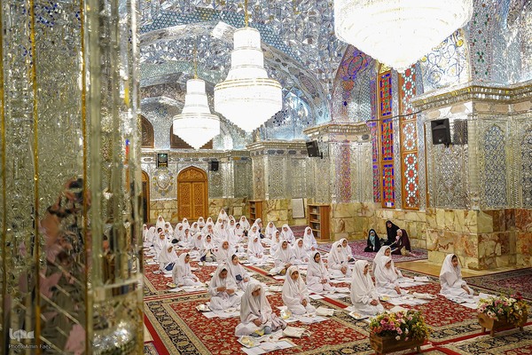 جشن تکلیف دختران در حرم شاهچراغ(ع)‎