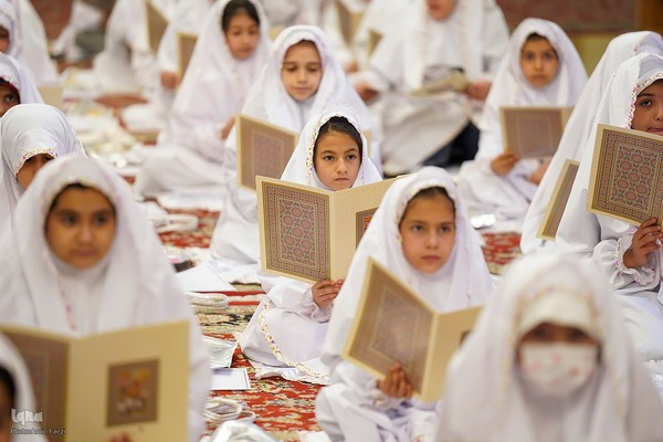 جشن تکلیف دختران در حرم شاهچراغ(ع)‎