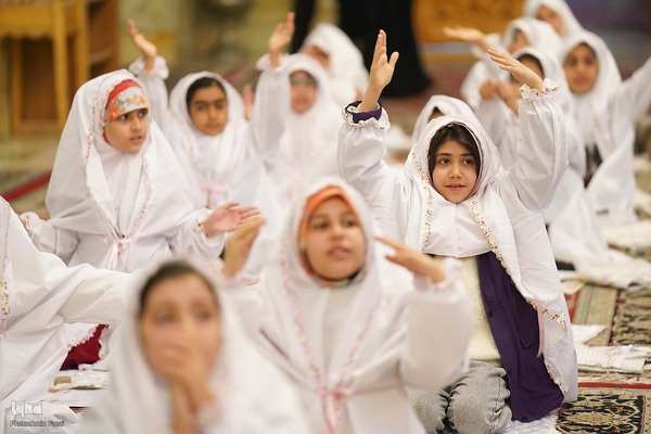 جشن تکلیف دختران در حرم شاهچراغ(ع)‎