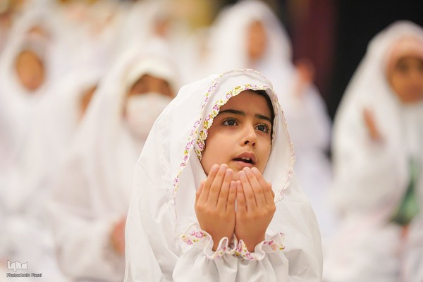 جشن تکلیف دختران در حرم شاهچراغ(ع)‎