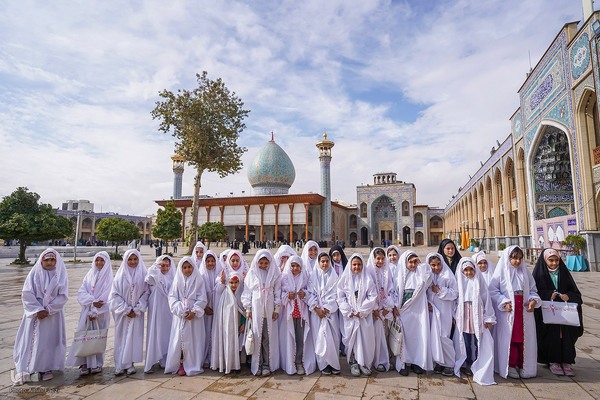 جشن تکلیف دختران در حرم شاهچراغ(ع)‎