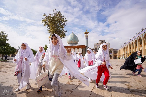 جشن تکلیف دختران در حرم شاهچراغ(ع)‎