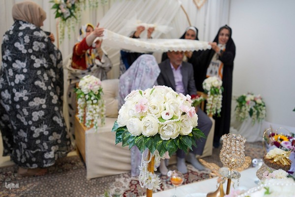 مراسم عقد زوجین در جوار حرم حضرت شاهچراغ(ع)