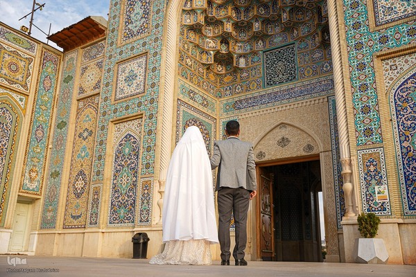 مراسم عقد زوجین در جوار حرم حضرت شاهچراغ(ع)