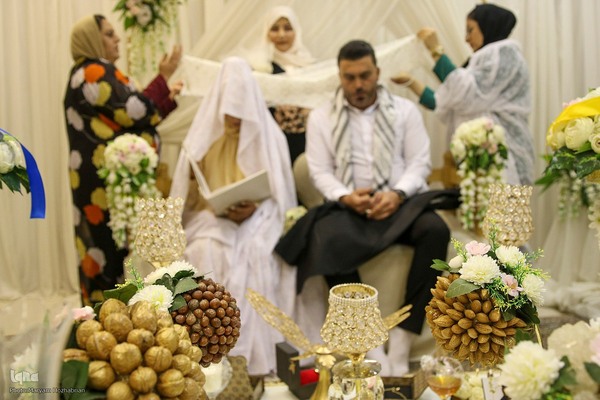 مراسم عقد زوجین در جوار حرم حضرت شاهچراغ(ع)