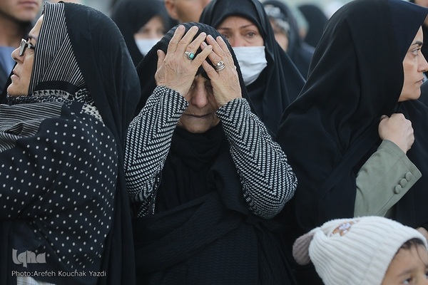 آیین تعویض پرچم گنبد آستان مسجد مقدس جمکران در آستانه ایام فاطمیه