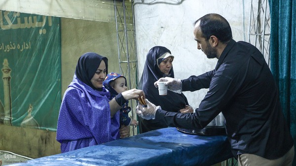 چایخانه حضرتی و توزیع غذا