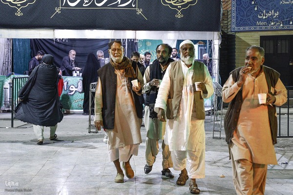 چایخانه حضرتی و توزیع غذا