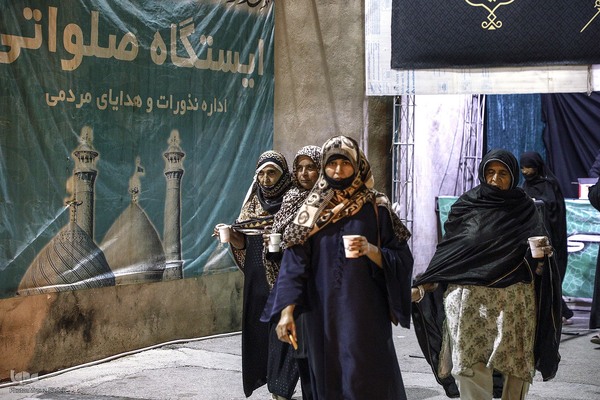 چایخانه حضرتی و توزیع غذا