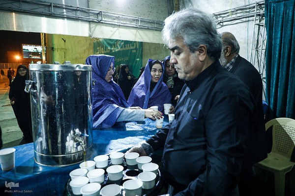 چایخانه حضرتی و توزیع غذا