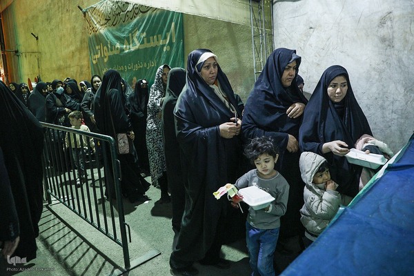 چایخانه حضرتی و توزیع غذا