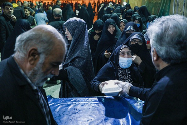 چایخانه حضرتی و توزیع غذا