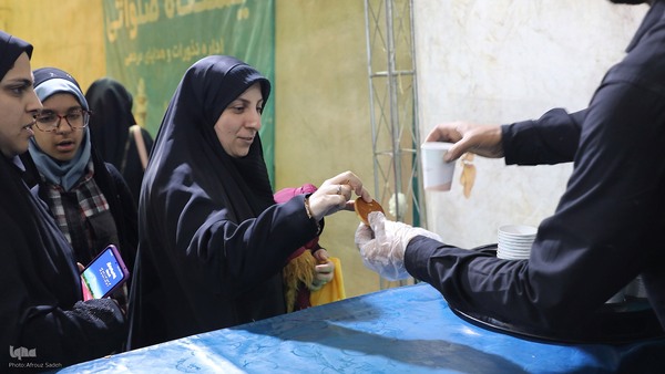 چایخانه حضرتی و توزیع غذا