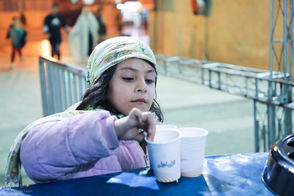 چایخانه حضرتی و توزیع غذا