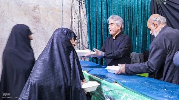 چایخانه حضرتی و توزیع غذا