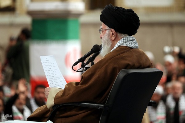 دیدار هزاران نفر از بسیجیان با رهبر انقلاب