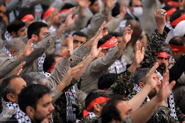 دیدار هزاران نفر از بسیجیان با رهبر انقلاب