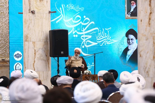 آیت‌الله شب زنده‌دار در مراسم گرامیداشت آیت الله سید رضا صدر