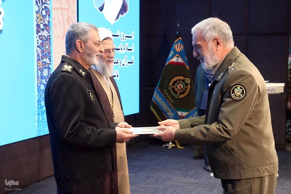 آیین تجلیل از منتخبان قرآنی ارتش