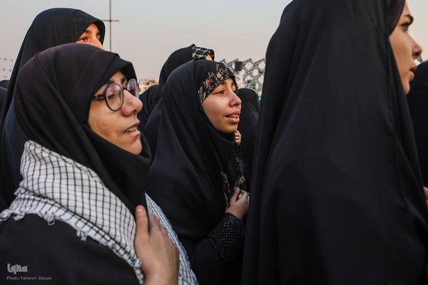 بدرقه شهدای مدافع حرم در میدان امام حسین(ع)