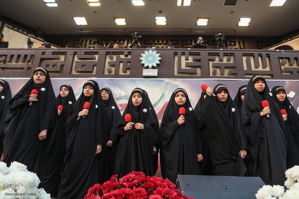 بدرقه شهدای مدافع حرم در میدان امام حسین(ع)