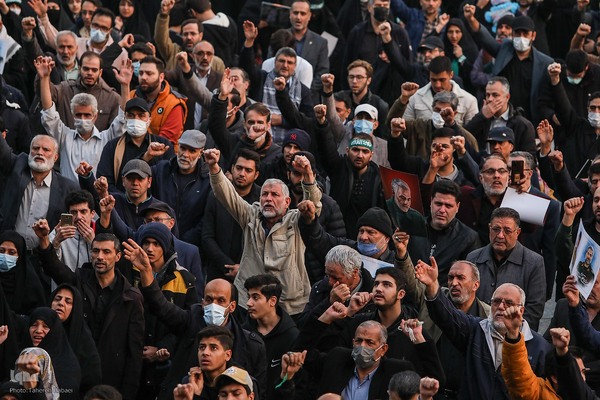 بدرقه شهدای مدافع حرم در میدان امام حسین(ع)