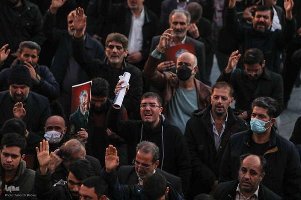 بدرقه شهدای مدافع حرم در میدان امام حسین(ع)