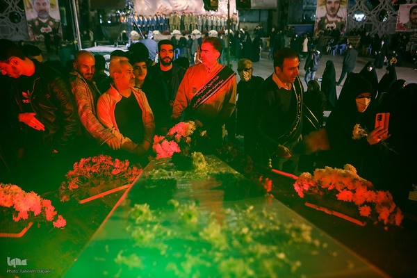 بدرقه شهدای مدافع حرم در میدان امام حسین(ع)