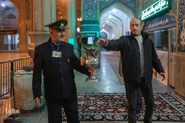 مراسم غبارروبی حرم حضرت عبدالعظیم در ایام شهادت حضرت زهرا (س)