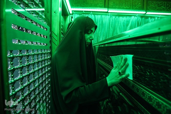 مراسم غبارروبی حرم حضرت عبدالعظیم در ایام شهادت حضرت زهرا (س)