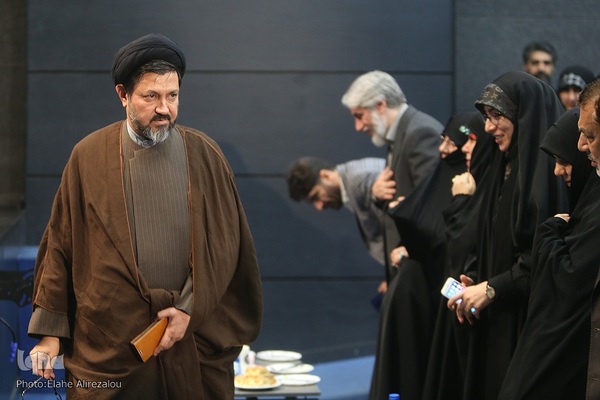 عصر شعر «به‌نام مادر»