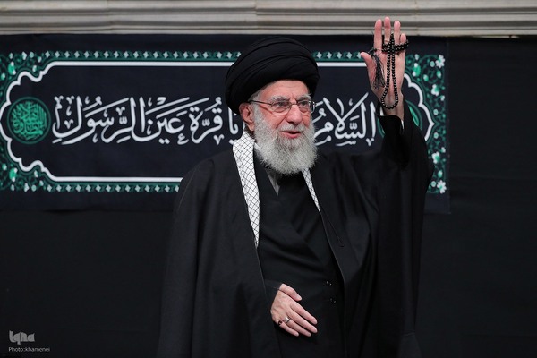 اولین شب مراسم عزاداری حضرت فاطمه‌زهرا سلام‌الله‌علیها در حسینیه امام خمینی(ره)