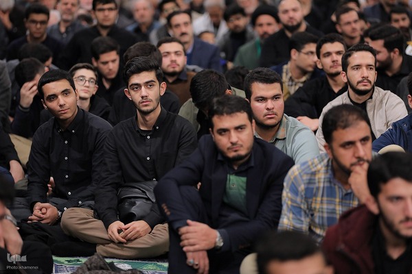 اولین شب مراسم عزاداری حضرت فاطمه‌زهرا سلام‌الله‌علیها در حسینیه امام خمینی(ره)