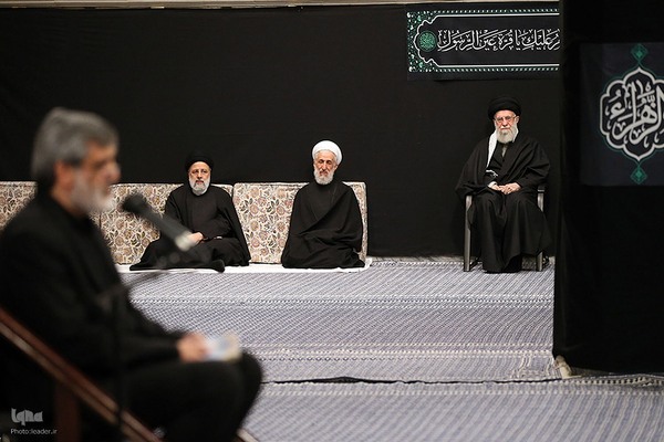 اولین شب مراسم عزاداری حضرت فاطمه‌زهرا سلام‌الله‌علیها در حسینیه امام خمینی(ره)