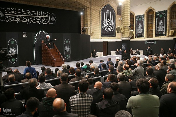 دومین شب مراسم عزاداری حضرت زهرا سلام‌الله‌علیها در حسینیه امام خمینی(ره)