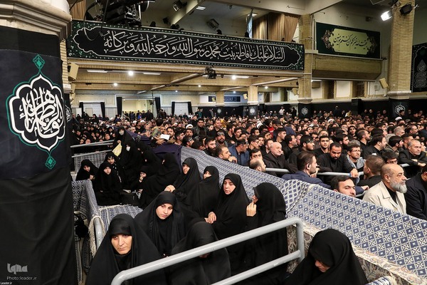 دومین شب مراسم عزاداری حضرت زهرا سلام‌الله‌علیها در حسینیه امام خمینی(ره)