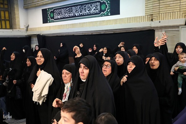 مراسم عزاداری شب شهادت حضرت ‌زهرا سلام‌الله‌علیها در حسینیه امام خمینی(ره)