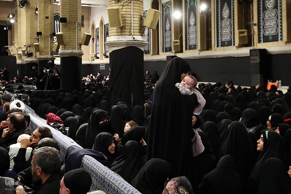 مراسم عزاداری شب شهادت حضرت ‌زهرا سلام‌الله‌علیها در حسینیه امام خمینی(ره)