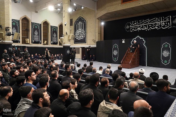 مراسم عزاداری شب شهادت حضرت ‌زهرا سلام‌الله‌علیها در حسینیه امام خمینی(ره)