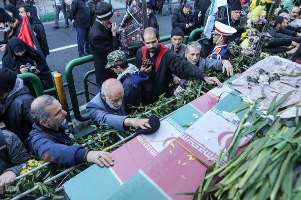 تشییع 280 شهید گمنام همزمان با سالروز شهادت حضرت زهرا در کشور