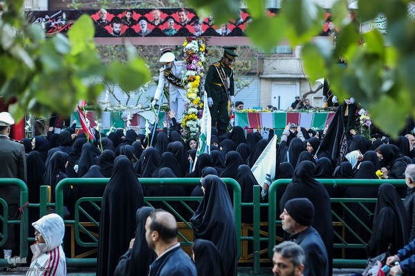 تشییع 280 شهید گمنام همزمان با سالروز شهادت حضرت زهرا در کشور