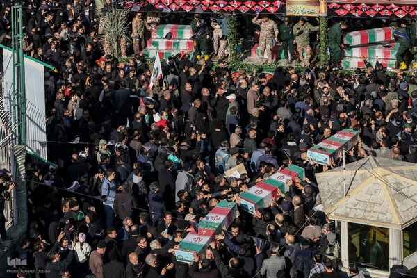 تشییع 280 شهید گمنام همزمان با سالروز شهادت حضرت زهرا در کشور