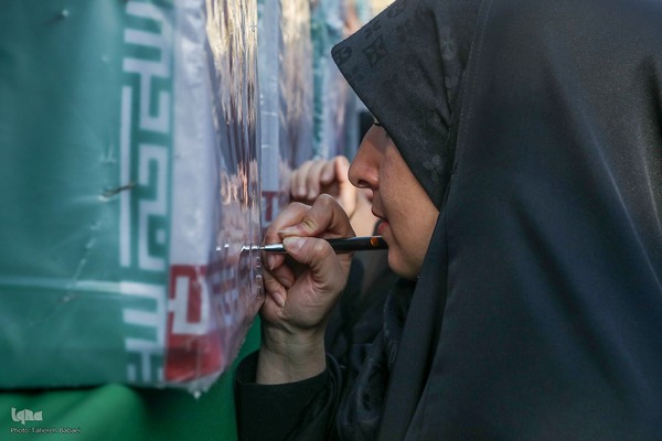 تشییع 280 شهید گمنام همزمان با سالروز شهادت حضرت زهرا در کشور