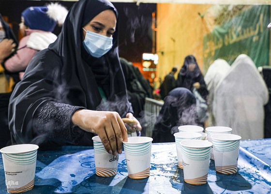 مهمان عزاي حضرت مادر بر سفره كريم بن كريم