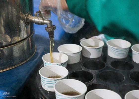 مهمان عزاي حضرت مادر بر سفره كريم بن كريم