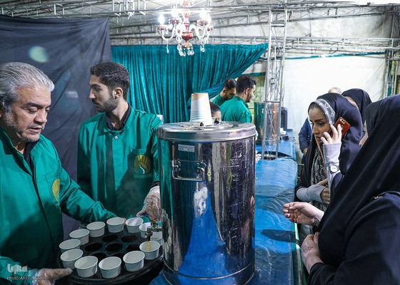 مهمان عزاي حضرت مادر بر سفره كريم بن كريم