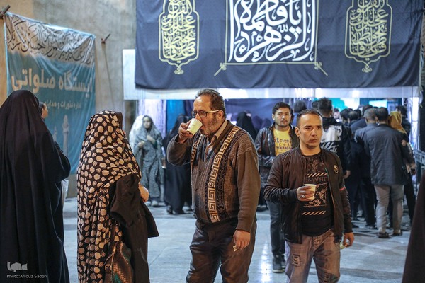 مهمان عزاي حضرت مادر بر سفره كريم بن كريم