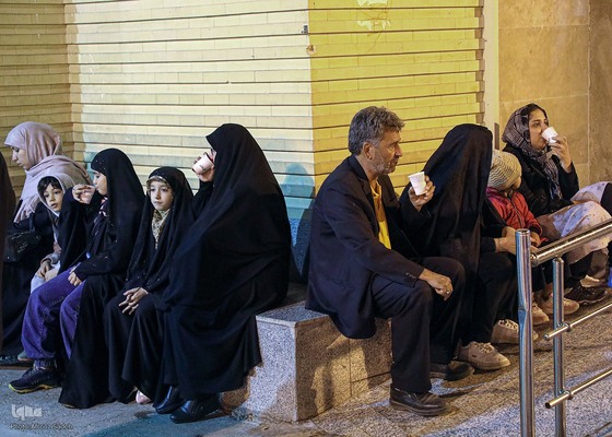 مهمان عزاي حضرت مادر بر سفره كريم بن كريم